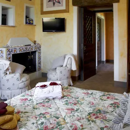 Hébergement de vacances Sleeps 11 Pool Air Con Wifi Toscella