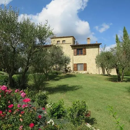 Hébergement de vacances Sleeps 11 Pool Air Con Wifi *