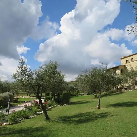 Hébergement de vacances Sleeps 11 Pool Air Con Wifi